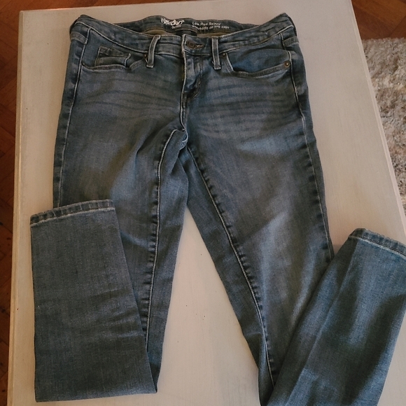 Mossimo Supply Co. Denim - Low rise skinny jeans hp🔥🔥🔥